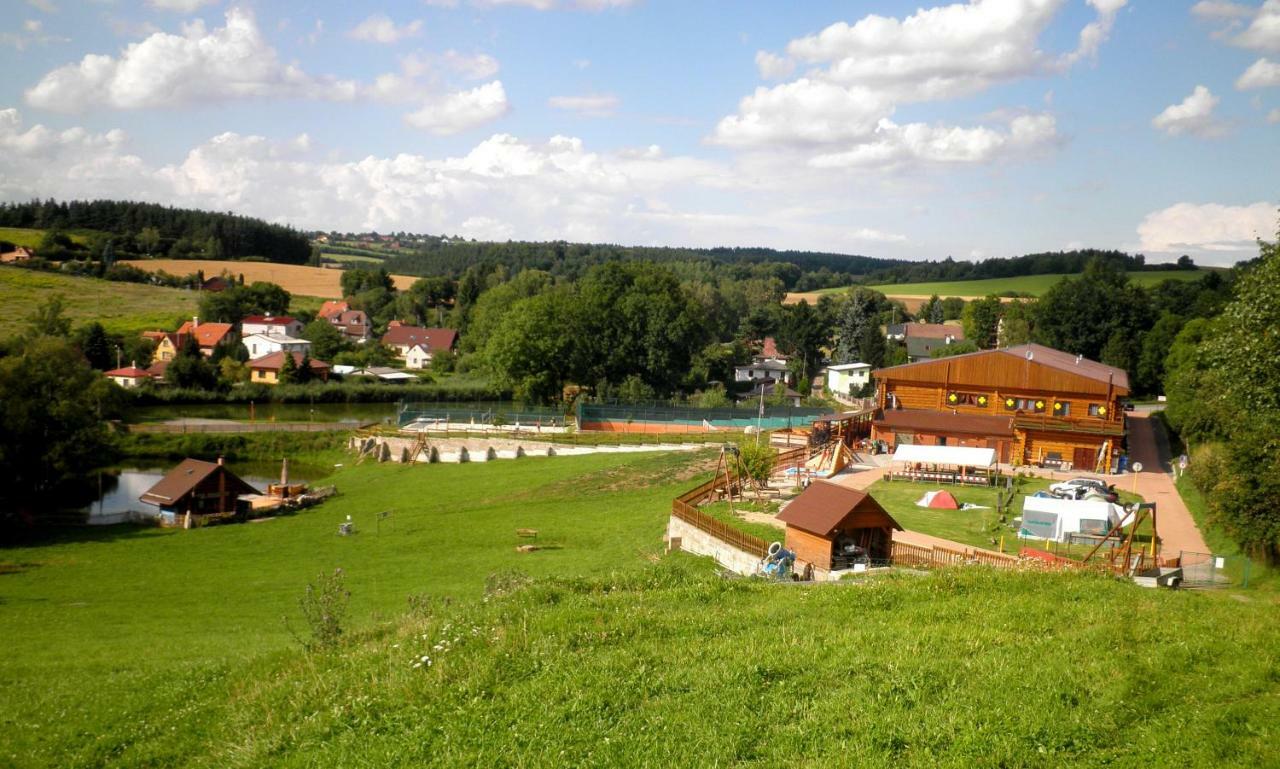 Sport-Hotel Sibenicni Vrch Mnichovice Экстерьер фото